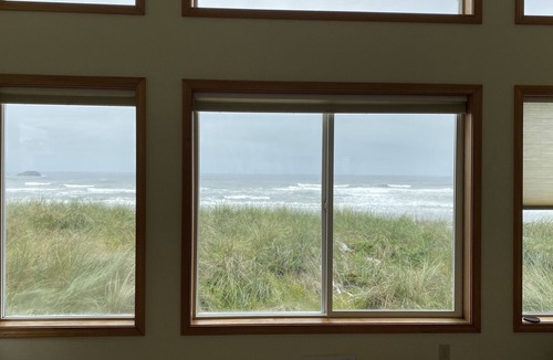 Bandon House | Walk out onto the beach!