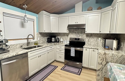 Roads End House | Walk the beach to the casino or tide pools your choice, come enjoy Roads End!