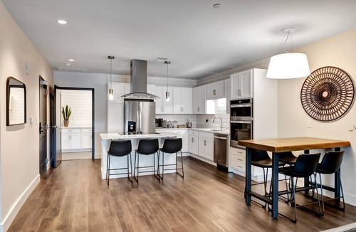 Donelson Apartment | Walk the Line Two Bedroom: Where Johnny Cash Lives On