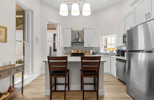 Near East Side House | Walk to Alamodome! Historic Spacious Home