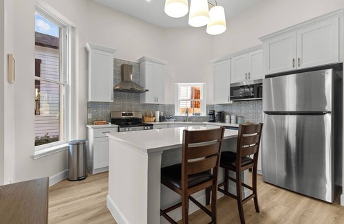 Near East Side House | Walk to Alamodome! Historic Spacious Home