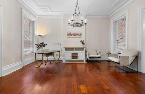 Allentown House | Walk to Allentown with Free Parking and WFH Space