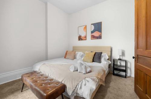 Allentown House | Walk to Allentown with Free Parking and WFH Space
