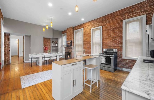 Allentown House | Walk to Allentown with Free Parking | WFH Space