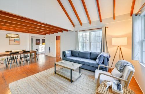 Beach Hampton House | Walk to Amagansett Beach Cottage with Deck!