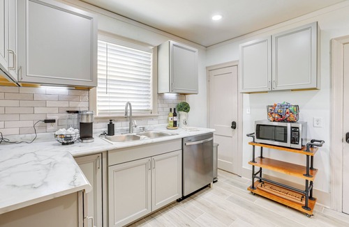 Birmingham House | Walk to Amphitheater & Stadium: Home w/Deck!