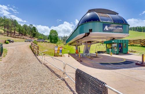 Angel Fire House | Walk to Angel Fire Lifts! Mountain-View Condo