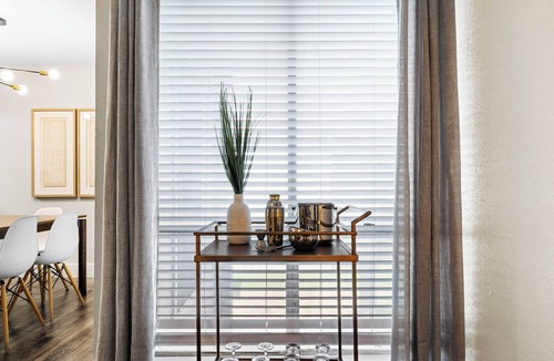 Arlington Apartment | Walk to AT&T/Globe Life -Modern 2 Bedroom Retreat