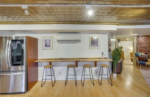Athens Apartment | Walk to Athens Riverfront Park! Modern-Retro Apt