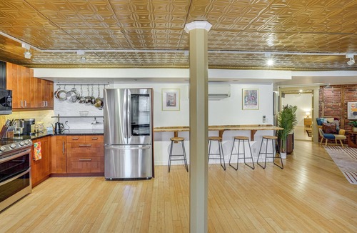 Athens Apartment | Walk to Athens Riverfront Park! Modern-Retro Apt