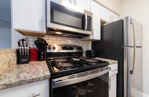 Arlington Apartment | Walk to ATT-Glblife-Free Parking-Min to attraction