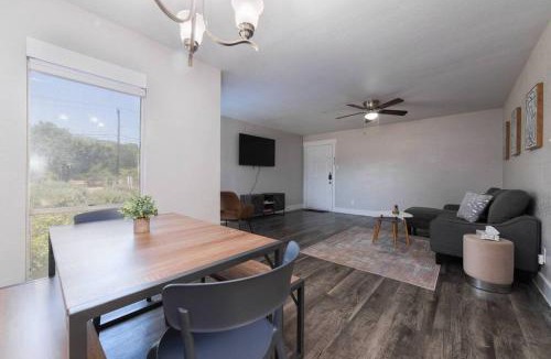 Arlington Apartment | Walk to ATT-Glblife-Free Parking-Min to attraction