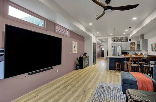 Fountain Square House | Walk to Bars and Restaurants!