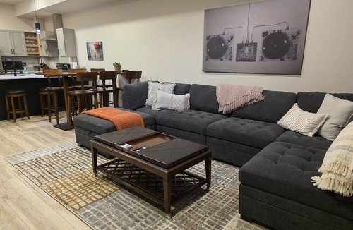 Fountain Square House | Walk to Bars and Restaurants!