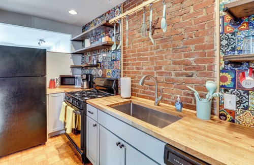 Benton Park Apartment | Walk to Bars & Dining: Historic Benton Park Gem
