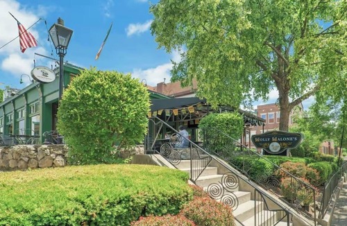 Highlands Apartment | Walk to Bars & Restaurants, 1BR HighlandsStay