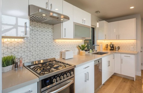 Millbrae Apartment | Walk to BART & Caltrain! Modern Luxury Cottage