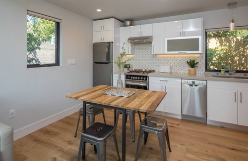 Millbrae Apartment | Walk to BART & Caltrain! Modern Luxury Cottage