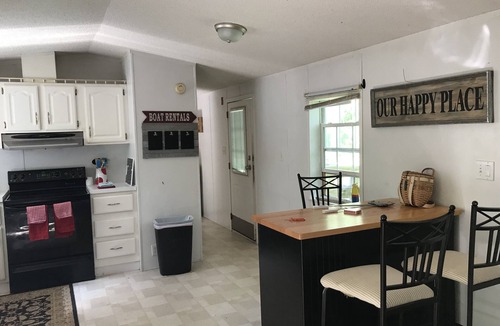 Northport House | Walk to BAYSIDE MONTHLY DISCOUNTS !