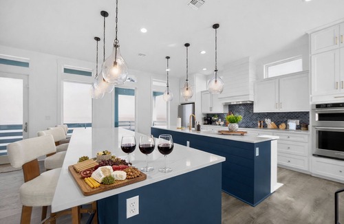 Port Aransas House | Walk to Beach Access Luxury Home w/Pool & Games