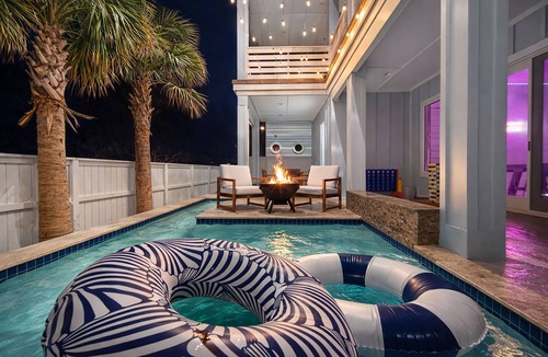 Port Aransas House | Walk to Beach Access Luxury Home w/Pool & Games