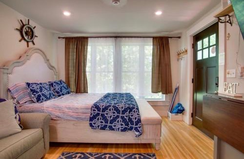 East Chop Apartment | Walk to Beach and Lighthouse Oak Bluffs Studio!