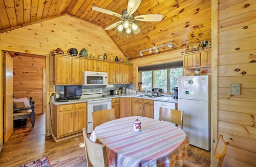 Bolton Landing Cottage | Walk to Beach! Bolton Landing Cottage w/Deck