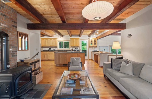 Truro House | Walk to Beach! Central AC!