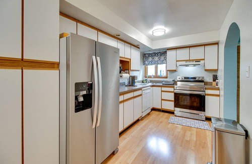 Calvert Beach-Long Beach House | Walk to Beach: Charming Maryland Home w/Yard!