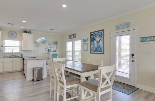 Crystal Beach Cottage | Walk to Beach: Coastal Gem in Bolivar Peninsula!