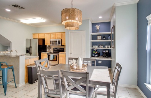 Corpus Christi House | Walk to Beach & Dining: Corpus Christi Townhome