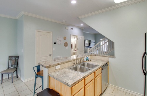 Corpus Christi House | Walk to Beach & Dining: Corpus Christi Townhome