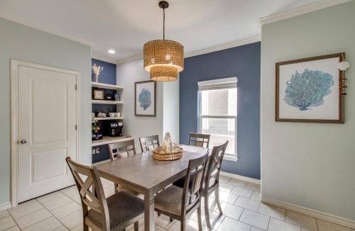 Corpus Christi House | Walk to Beach & Dining: Corpus Christi Townhome