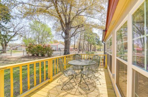 Longtown House | Walk to Beach: Eufaula 'Fisherman’s Delight' Home