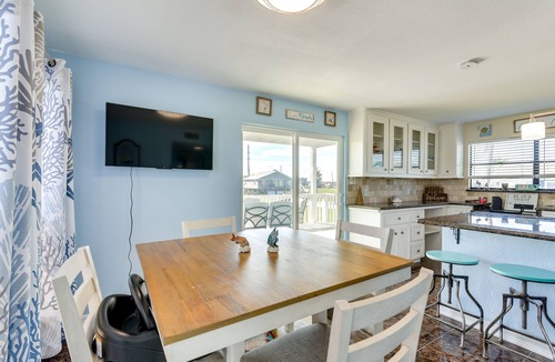 Galveston House | Walk to Beach: Family-Friendly Galveston Home!