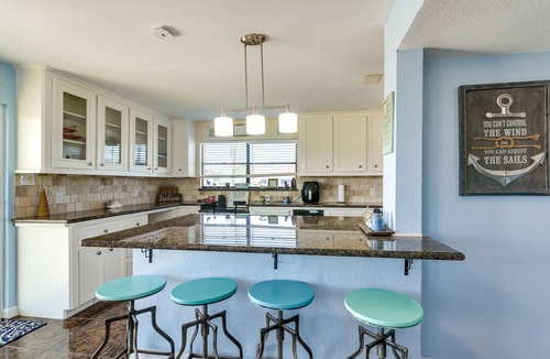 Galveston House | Walk to Beach: Family-Friendly Galveston Home!