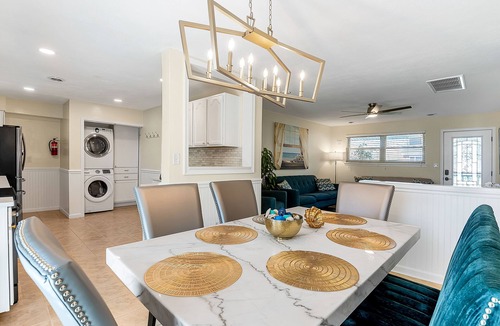 Bayview House | Walk to Beach! Fully Updated with a Hot tub!