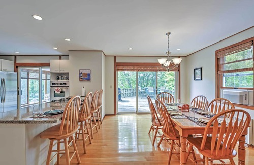 Hyannis Cottage | Walk to Beach! Hyannis Family Haven w/Deck
