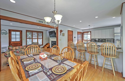 Hyannis Cottage | Walk to Beach! Hyannis Family Haven w/Deck
