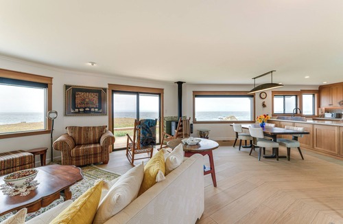 Caspar House | Walk to Beach: Luxury Oceanfront Escape in Caspar
