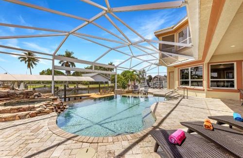 Yacht Club House | WALK TO BEACH! Luxury Waterfront Home Pool, Spa & Dock- Direct Gulf Access, Kayaks