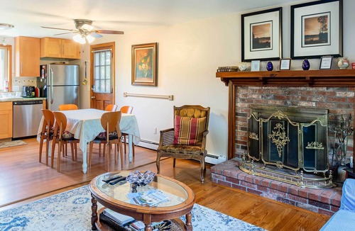 Barnstable County Cottage | Walk to Beach & Main St: Dog-friendly Cape Cod Gem