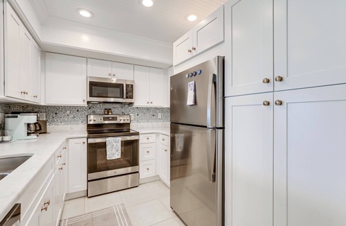Englewood Condo | Walk to Beach! Manasota Key Gem w/Stunning View