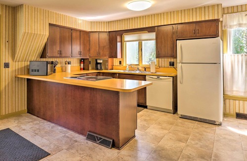 Sodus Point House | Walk to Beach, Marina & Town! Lake Ontario Getaway