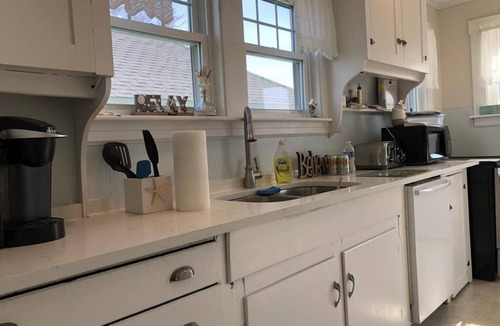 York Beach House | Walk to Beach, Ocean views