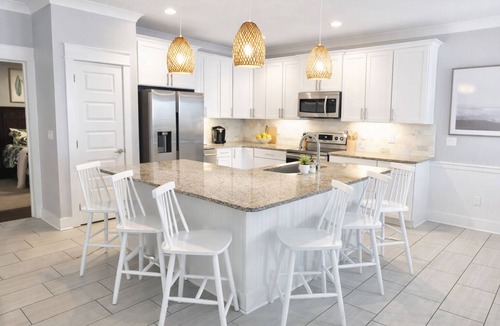Villages of Crystal Beach House | Walk to Beach! Pool, Shuttle, 2 Kings–Kid Friendly