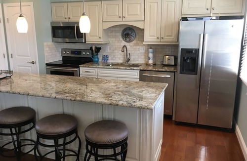 Northeast Virginia Beach Condo | Walk to beach! Rooftop deck for relaxing, elevator, completely remodeled!