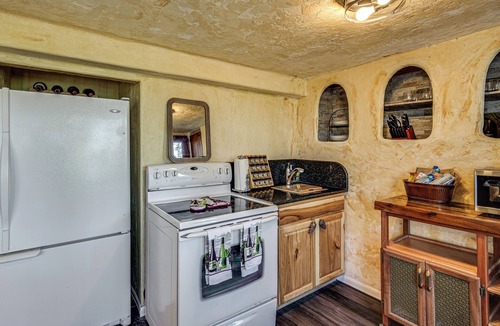 Burley Apartment | Walk to Beach! Scenic 'Wine Studio' in Gig Harbor