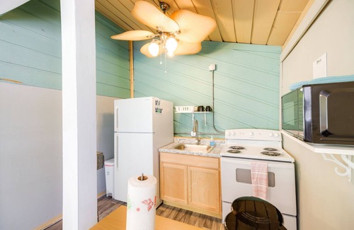 San Leon Apartment | Walk to Beach: Studio w/Deck in San Leon!