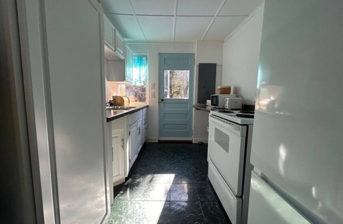Applegate Cabin | Walk to beach, 2BR, A/C